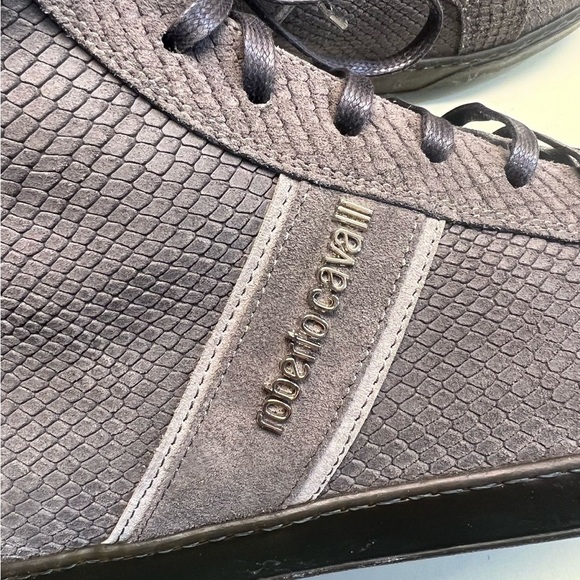 Roberto Cavalli Gray Textured High-Top Sneakers - Picture 4 of 6